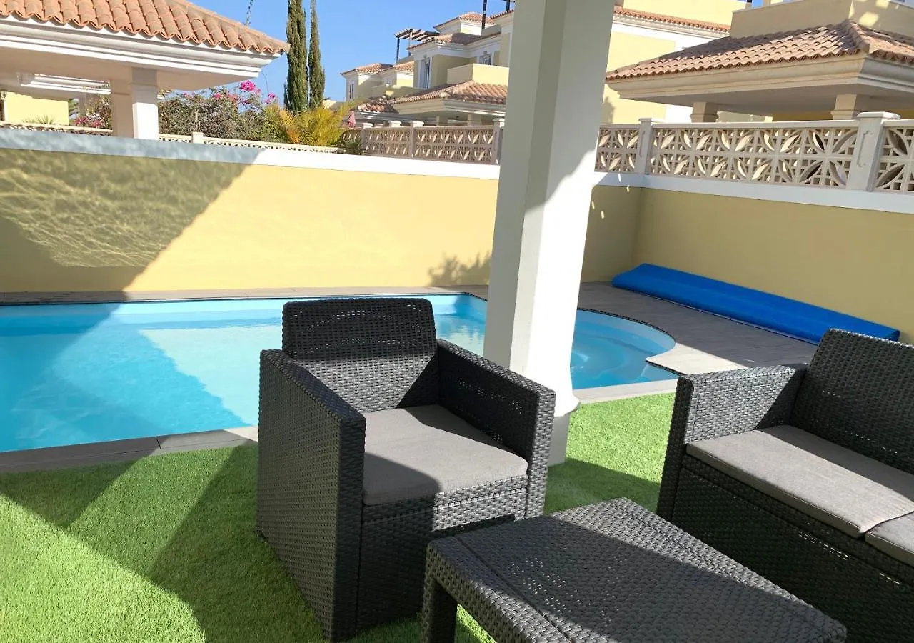 קורלחו Villa Fiona Lovely, Close To Town And Dunes With Private Pool & Fast Wifi ספרד
